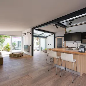 Modern Bungalow Dragon Club Ii Vakantiehuis